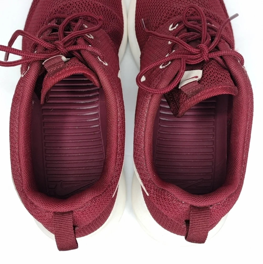 Nike Roshe Maroon Athletic Shoes